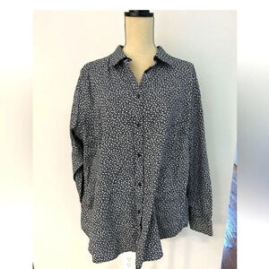 Chaps by Ralph Lauren women’s 2x blouse Excellent condition floral design.